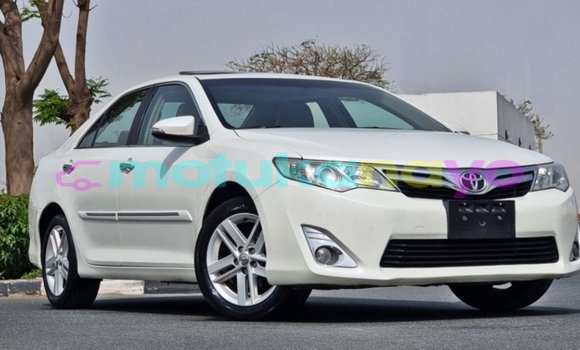 Buy Import Toyota Camry White Car in Import - Dubai in Bandundu Buy Import Toyota Camry White Car in Import - Dubai in Bandundu