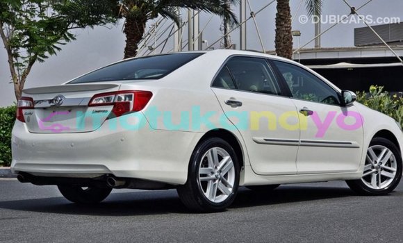 Buy Import Toyota Camry White Car in Import - Dubai in Bandundu Buy Import Toyota Camry White Car in Import - Dubai in Bandundu