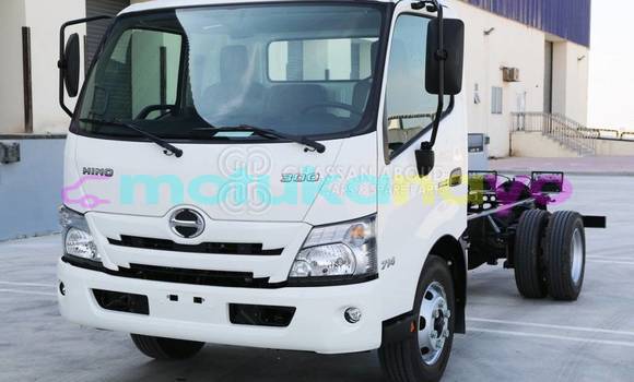 Buy New Hino 714 White Truck in Import - Dubai in Bandundu Buy New Hino 714 White Truck in Import - Dubai in Bandundu