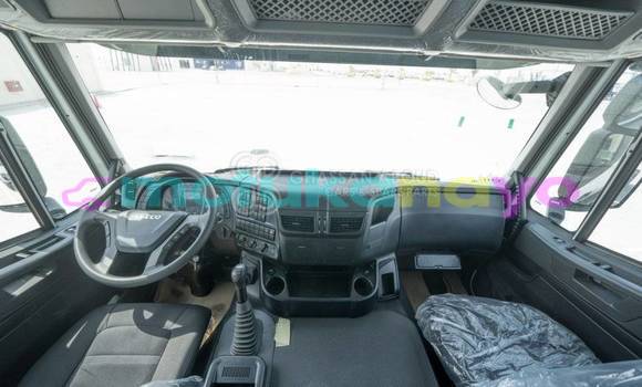 Buy New Iveco Trakker White Truck in Import - Dubai in Bandundu Buy New Iveco Trakker White Truck in Import - Dubai in Bandundu