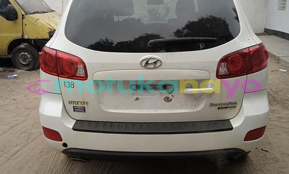 Buy Used Hyundai Santa Fe White Car in Kinshasa in Kinshasa Buy Used Hyundai Santa Fe White Car in Kinshasa in Kinshasa