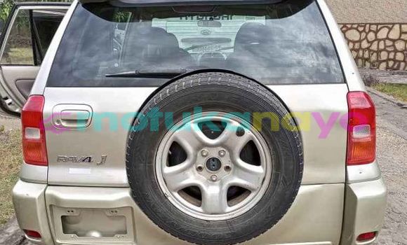 Buy Used Toyota RAV4 Beige Car in Kinshasa in Kinshasa Buy Used Toyota RAV4 Beige Car in Kinshasa in Kinshasa