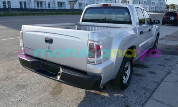 Buy Import Mitsubishi Raider Silver Car in Aketi in Haut-Congo Buy Import Mitsubishi Raider Silver Car in Aketi in Haut-Congo