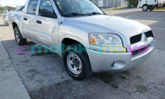 Buy Import Mitsubishi Raider Silver Car in Aketi in Haut-Congo Buy Import Mitsubishi Raider Silver Car in Aketi in Haut-Congo