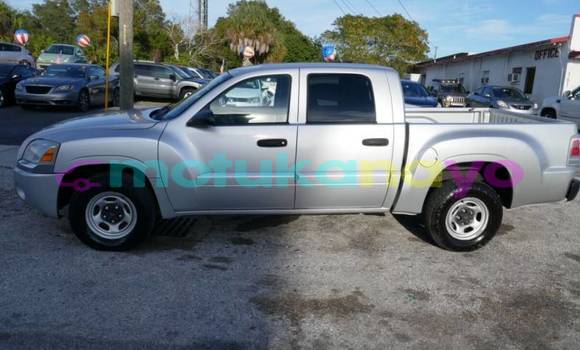 Buy Import Mitsubishi Raider Silver Car in Aketi in Haut-Congo Buy Import Mitsubishi Raider Silver Car in Aketi in Haut-Congo