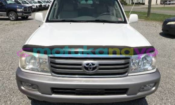 Buy Import Toyota Land Cruiser White Car in Import - Dubai in Bandundu Buy Import Toyota Land Cruiser White Car in Import - Dubai in Bandundu