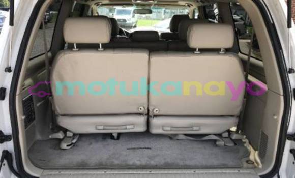 Buy Import Toyota Land Cruiser White Car in Import - Dubai in Bandundu Buy Import Toyota Land Cruiser White Car in Import - Dubai in Bandundu