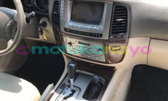 Buy Import Toyota Land Cruiser White Car in Import - Dubai in Bandundu Buy Import Toyota Land Cruiser White Car in Import - Dubai in Bandundu