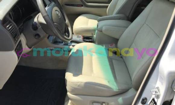 Buy Import Toyota Land Cruiser White Car in Import - Dubai in Bandundu Buy Import Toyota Land Cruiser White Car in Import - Dubai in Bandundu
