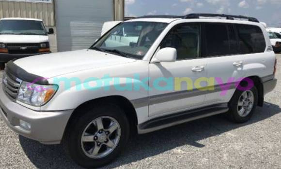 Buy Import Toyota Land Cruiser White Car in Import - Dubai in Bandundu Buy Import Toyota Land Cruiser White Car in Import - Dubai in Bandundu