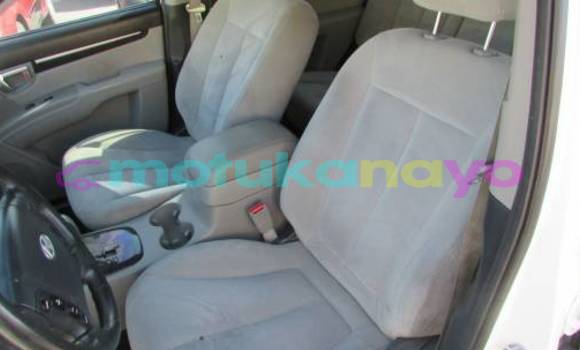 Buy Import Hyundai Santa Fe White Car in Kinshasa in Kinshasa Buy Import Hyundai Santa Fe White Car in Kinshasa in Kinshasa