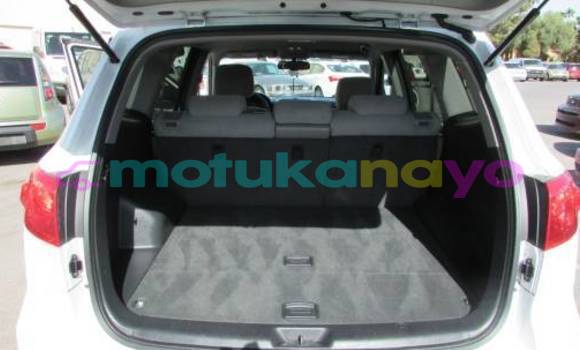 Buy Import Hyundai Santa Fe White Car in Kinshasa in Kinshasa Buy Import Hyundai Santa Fe White Car in Kinshasa in Kinshasa