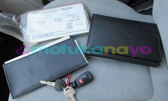 Buy Import Hyundai Santa Fe White Car in Kinshasa in Kinshasa Buy Import Hyundai Santa Fe White Car in Kinshasa in Kinshasa