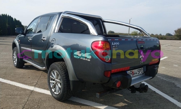 Buy Import Mitsubishi L200 Blue Car in Import - Dubai in Bandundu Buy Import Mitsubishi L200 Blue Car in Import - Dubai in Bandundu