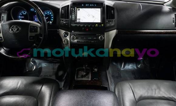 Buy Import Toyota Land Cruiser Silver Car in Lubumbashi in Katanga Buy Import Toyota Land Cruiser Silver Car in Lubumbashi in Katanga