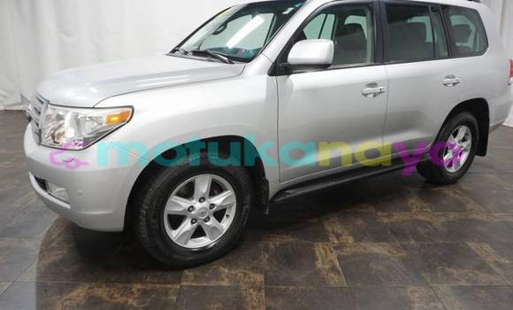 Buy Import Toyota Land Cruiser Silver Car in Lubumbashi in Katanga Buy Import Toyota Land Cruiser Silver Car in Lubumbashi in Katanga