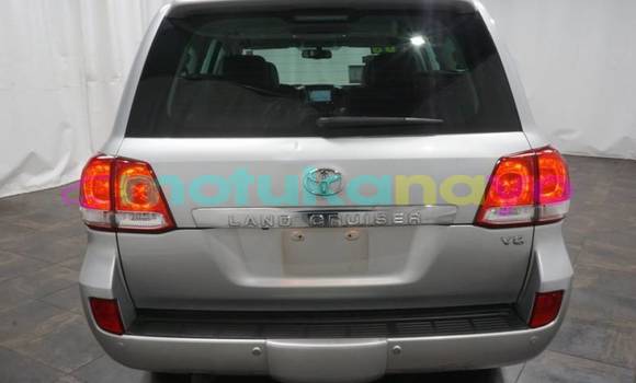 Buy Import Toyota Land Cruiser Silver Car in Lubumbashi in Katanga Buy Import Toyota Land Cruiser Silver Car in Lubumbashi in Katanga