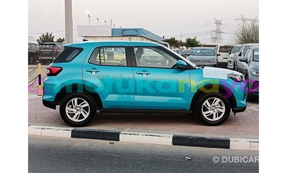 Buy Import Toyota HiAce Blue Truck in Import - Dubai in Bandundu Buy Import Toyota HiAce Blue Truck in Import - Dubai in Bandundu