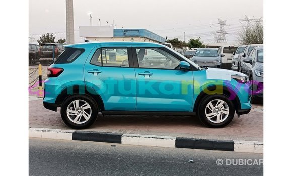 Buy Import Toyota HiAce Blue Truck in Import - Dubai in Bandundu Buy Import Toyota HiAce Blue Truck in Import - Dubai in Bandundu