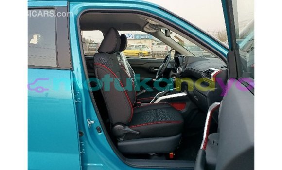 Buy Import Toyota HiAce Blue Truck in Import - Dubai in Bandundu Buy Import Toyota HiAce Blue Truck in Import - Dubai in Bandundu