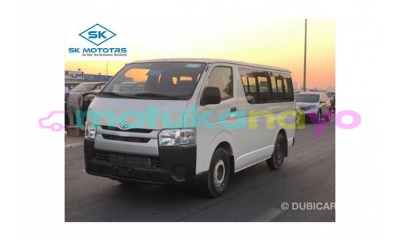 Buy Import Toyota DA White Truck in Import - Dubai in Bandundu