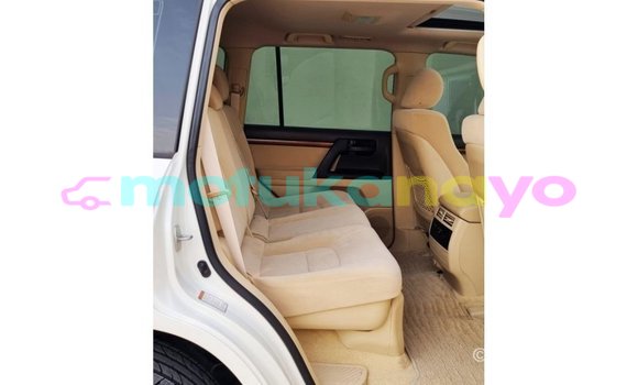 Buy Import Toyota Land Cruiser White Car in Import - Dubai in Bandundu Buy Import Toyota Land Cruiser White Car in Import - Dubai in Bandundu