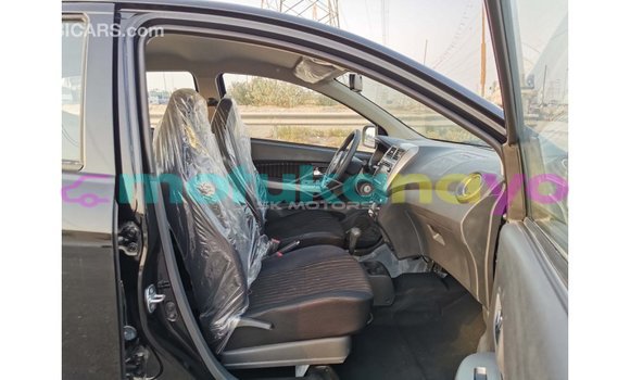 Buy Import Toyota HiAce Black Truck in Import - Dubai in Bandundu Buy Import Toyota HiAce Black Truck in Import - Dubai in Bandundu