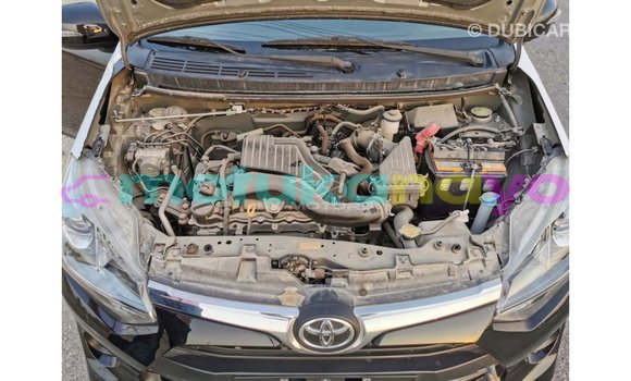 Buy Import Toyota HiAce Black Truck in Import - Dubai in Bandundu Buy Import Toyota HiAce Black Truck in Import - Dubai in Bandundu