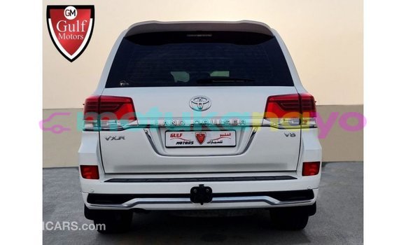 Buy Import Toyota Land Cruiser White Car in Import - Dubai in Bandundu Buy Import Toyota Land Cruiser White Car in Import - Dubai in Bandundu