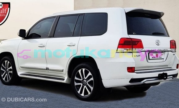 Buy Import Toyota Land Cruiser White Car in Import - Dubai in Bandundu Buy Import Toyota Land Cruiser White Car in Import - Dubai in Bandundu
