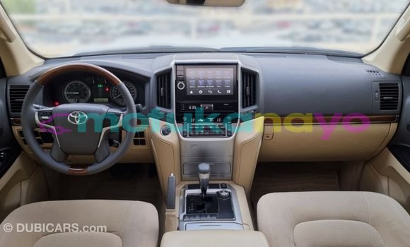 Buy Import Toyota Land Cruiser White Car in Import - Dubai in Bandundu Buy Import Toyota Land Cruiser White Car in Import - Dubai in Bandundu