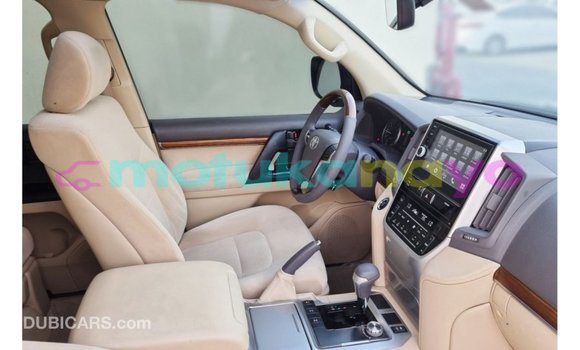 Buy Import Toyota Land Cruiser White Car in Import - Dubai in Bandundu Buy Import Toyota Land Cruiser White Car in Import - Dubai in Bandundu