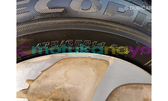 Buy Import Toyota HiAce Red Truck in Import - Dubai in Bandundu Buy Import Toyota HiAce Red Truck in Import - Dubai in Bandundu