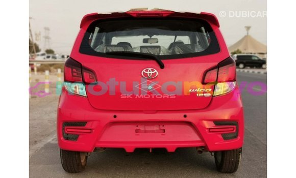 Buy Import Toyota HiAce Red Truck in Import - Dubai in Bandundu Buy Import Toyota HiAce Red Truck in Import - Dubai in Bandundu