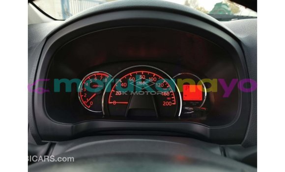 Buy Import Toyota HiAce Red Truck in Import - Dubai in Bandundu Buy Import Toyota HiAce Red Truck in Import - Dubai in Bandundu