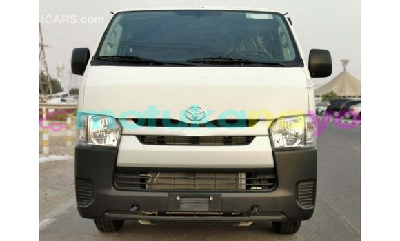 Buy Import Toyota DA White Truck in Import - Dubai in Bandundu Buy Import Toyota DA White Truck in Import - Dubai in Bandundu