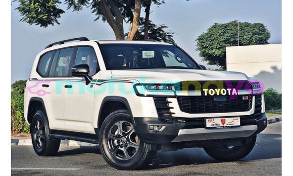 Buy Import Toyota Land Cruiser White Car in Import - Dubai in Bandundu Buy Import Toyota Land Cruiser White Car in Import - Dubai in Bandundu