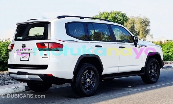 Buy Import Toyota Land Cruiser White Car in Import - Dubai in Bandundu Buy Import Toyota Land Cruiser White Car in Import - Dubai in Bandundu