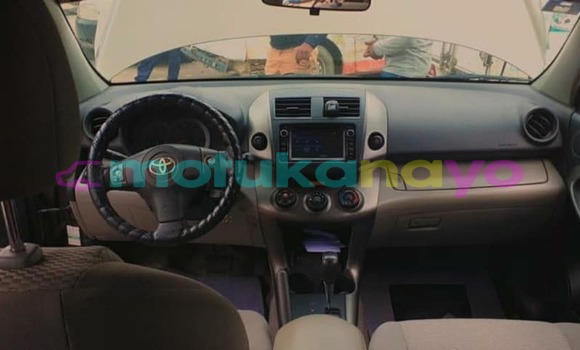Buy Used Toyota RAV4 Green Car in Kinshasa in Kinshasa Buy Used Toyota RAV4 Green Car in Kinshasa in Kinshasa