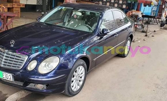 Buy Used Mercedes‒Benz E–Class Blue Car in Kinshasa in Kinshasa Buy Used Mercedes‒Benz E–Class Blue Car in Kinshasa in Kinshasa