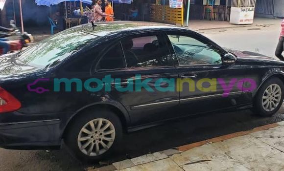 Buy Used Mercedes‒Benz E–Class Blue Car in Kinshasa in Kinshasa Buy Used Mercedes‒Benz E–Class Blue Car in Kinshasa in Kinshasa