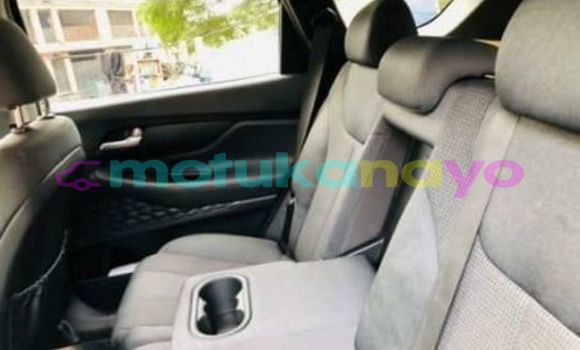 Acheter Occasion Voiture Hyundai Santa Fe Noir à Kinshasa, Kinshasa Acheter Occasion Voiture Hyundai Santa Fe Noir à Kinshasa, Kinshasa