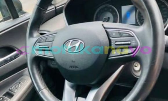 Acheter Occasion Voiture Hyundai Santa Fe Noir à Kinshasa, Kinshasa Acheter Occasion Voiture Hyundai Santa Fe Noir à Kinshasa, Kinshasa