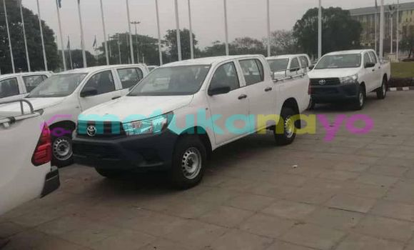 Acheter Occasion Voiture Toyota Hilux Blanc à Kinshasa, Kinshasa Acheter Occasion Voiture Toyota Hilux Blanc à Kinshasa, Kinshasa