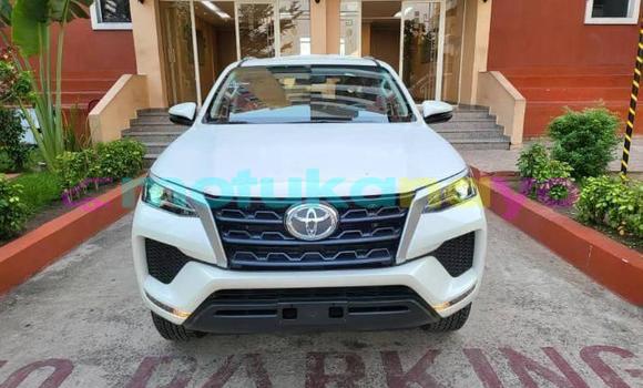 Acheter Occasion Voiture Toyota Fortuner Blanc à Kinshasa, Kinshasa Acheter Occasion Voiture Toyota Fortuner Blanc à Kinshasa, Kinshasa