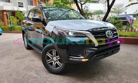 Acheter Occasion Voiture Toyota Fortuner Noir à Kinshasa, Kinshasa Acheter Occasion Voiture Toyota Fortuner Noir à Kinshasa, Kinshasa