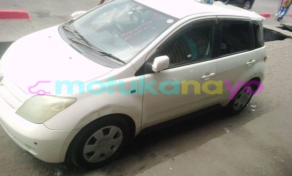 Acheter Occasion Voiture Toyota Ist Blanc à Kinshasa, Kinshasa Acheter Occasion Voiture Toyota Ist Blanc à Kinshasa, Kinshasa