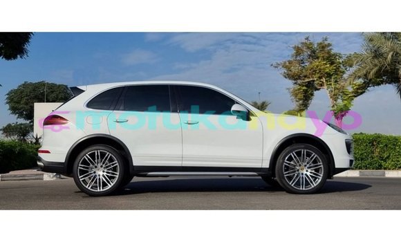Buy Import Porsche Cayenne White Car in Import - Dubai in Bandundu Buy Import Porsche Cayenne White Car in Import - Dubai in Bandundu