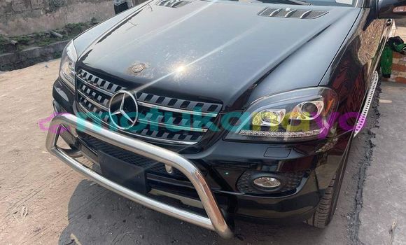 Acheter Occasion Voiture Mercedes‒Benz ML–Class Noir à Kinshasa, Kinshasa Acheter Occasion Voiture Mercedes‒Benz ML–Class Noir à Kinshasa, Kinshasa