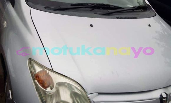 Buy Used Toyota Ist Silver Car in Kinshasa in Kinshasa Buy Used Toyota Ist Silver Car in Kinshasa in Kinshasa